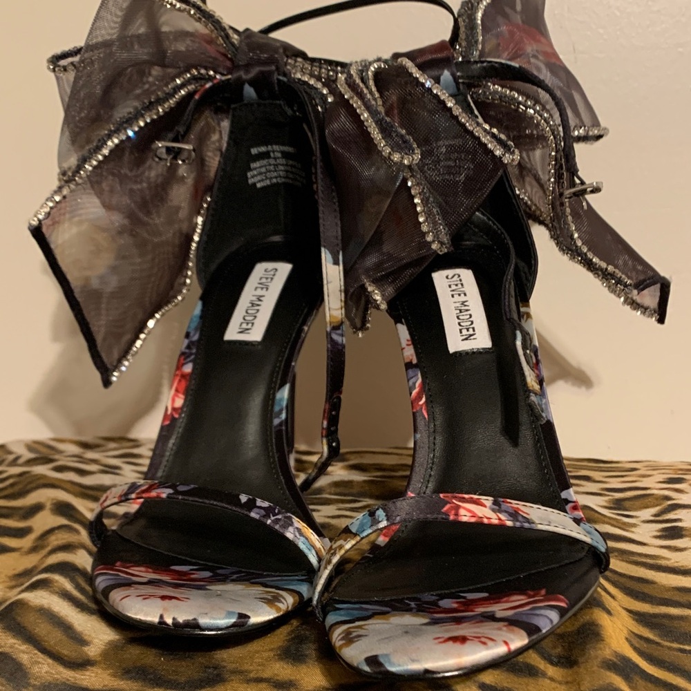 Steve Madden Black Floral Heels with Bow